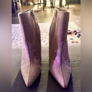 Size 10 Women’s Pink Rhinestone Boots Never worn